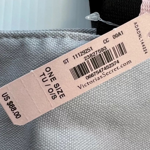 Victoria's Secret Tote Bag Limited Edition Weekender Zippered Bag New with Tags - Picture 5 of 5